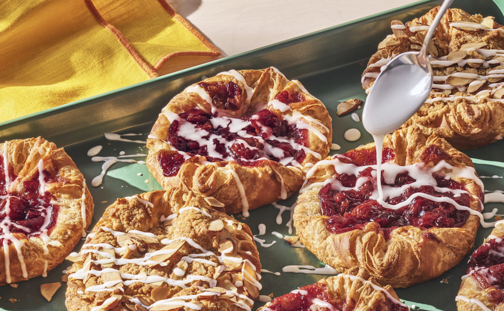 panera swicy deal showing icing over pastries